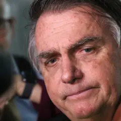 Rio de Janeiro (RJ), 29/06/2023 - O ex-presidente Jair Bolsonaro desembarca no aeroporto Santos Dumont e fala sobre o julgamento no TSE que pode torná-lo inegelível. Foto:Tânia Rêgo/Agência Brasil