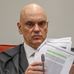 Moraes vota para condenar homem que sentou na ‘cadeira do Xandão’ a 17 anos de prisão
