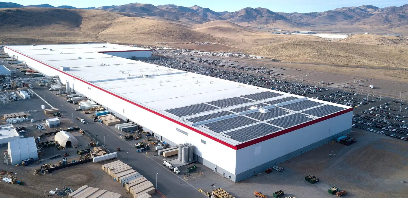 Tesla anuncia construção de projeto multimilionário na maior cidade da China