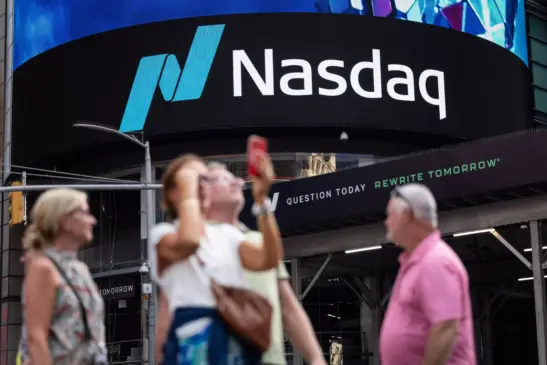 Nasdaq 100 fecha em nível recorde pela 1ª vez desde fevereiro Nasdaq 100 fecha em nível recorde pela 1ª vez desde fevereiro