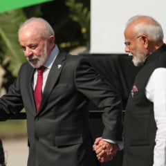 Rio de Janeiro (RJ), 06/07/2025 - O presidente Luiz Inácio Lula da Silva (e), ao lado do primeiro ministro, Narendra Modi  (Índia), após foto ofical do Brics com seus membros.
Foto: Joédson Alves/Agência Brasil