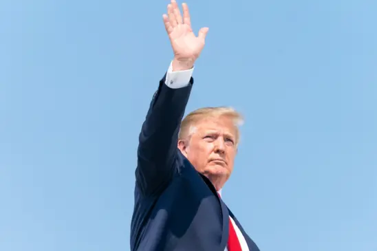 Trump retalia governo Lula e impõe tarifa de 50% sobre todas importações do Brasil