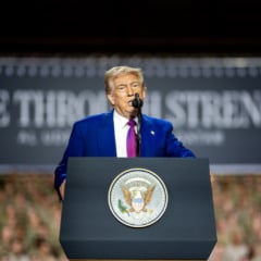 Pela quinta vez consecutiva, Trump diz que tarifa de 50% sobre o Brasil é resposta à perseguição contra Bolsonaro
