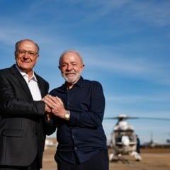 Grok aponta Lula reeleito com 51% em 2026, Bolsonaro ainda com tornozeleira e Trump mantendo sanções