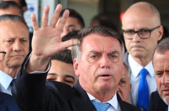 Bolsonaro é proibido de sair de casa em dias úteis e nos fins de semana