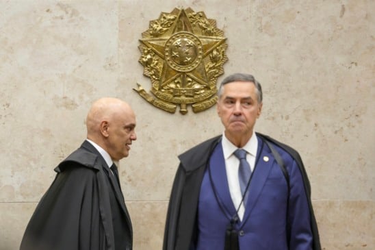 Brasília (DF) 01/08/2025 - Ministros Alexandre de Moraes e o presidente da Corte, Luís Roberto Barroso, durante sessão de abertura do segundo semestre judiciário no Supremo Tribunal Federal (STF).  Foto: Fabio Rodrigues-Pozzebom/ Agência Brasil