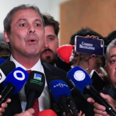 Brasília (DF), 12/06/2025  -  Presidente da Câmara dos Deputados, Hugo Motta, durante reunião com  líderes de partidos. ( Deputado e líder do governo, José Guimarães e o lider do PT na Câmara, Deputado Lindbergh Farias, durante coletiva após reunião de líderes). Foto: Lula Marques/Agência Brasil