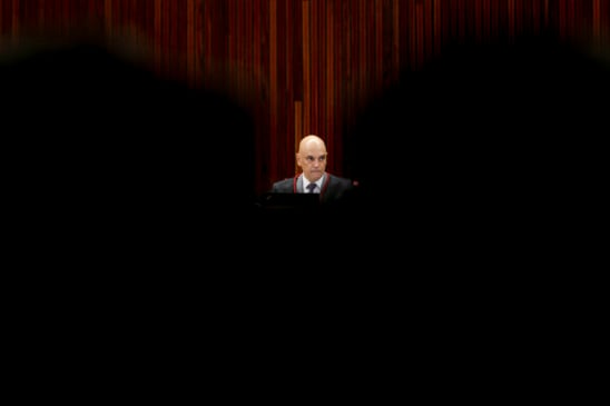 Brasília (DF), 29/06/2023 - O presidente do Tribunal Superior Eleitoral (TSE), Alexandre de Moraes, durante sessão que retoma o julgamento da ação (Aije nº 0600814-85) que pede a inelegibilidade de Jair Bolsonaro e de Walter Braga Netto, candidatos à Presidência da República nas Eleições 2022. Foto: Marcelo Camargo/Agência Brasil