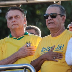 Brasília (DF), 07/05/2025 - O ex presidente, Jair Bolsonaro (e) e pastor, Silas Malafaia (d), participam da manifestação em defesa da anistia aos condenados nos atos golpistas de 8 de Janeiro
Foto: Joédson Alves/Agência Brasil