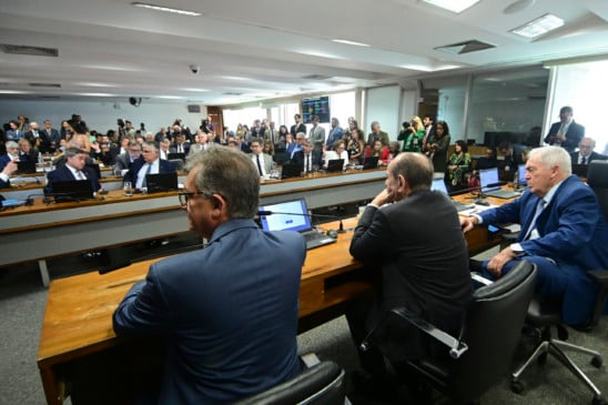 Foto: Geraldo Magela/Agência Senado
Mesa: 
presidente da CCJ, senador Otto Alencar (PSD-BA);
senador Marcelo Castro (MDB-PI).

Bancada:
senador Efraim Filho (União-PB);
senador Eduardo Girão (Novo-CE); 
senador Randolfe Rodrigues (PT-AP);
relator da PEC 3/2021, senador Alessandro Vieira (MDB-SE);
senadora Zenaide Maia (PSD-RN); 
senadora Augusta Brito (PT-CE).

Foto: Geraldo Magela/Agência Senado