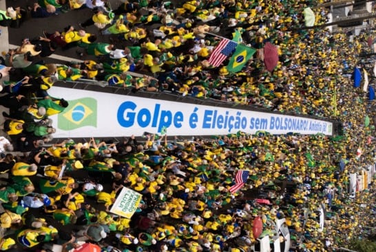 Direita leva mais manifestantes às ruas no 7 de setembro que a esquerda, diz O Globo Direita leva mais manifestantes às ruas no 7 de setembro que a esquerda, diz O Globo
