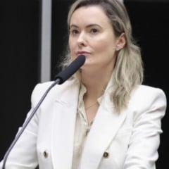 Júlia Zanatta, do PL, apresenta projeto de lei para acabar com o Imposto de Renda no Brasil