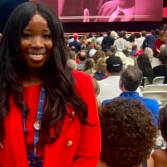 Imprensa reporta alta participação de negros em velório de Charlie Kirk: ‘Conquistou a América’