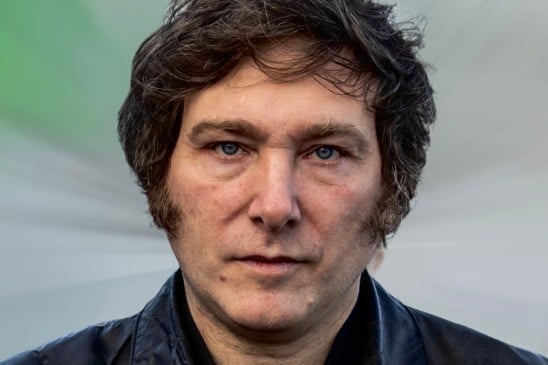 Eleições de meio-mandato na Argentina dão vitória esmagadora a Milei com conquista histórica para a direita no país Eleições de meio-mandato na Argentina dão vitória esmagadora a Milei com conquista histórica para a direita no país