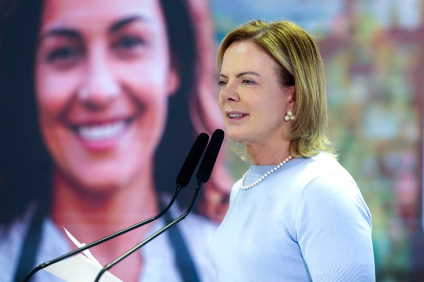 Brasília (DF), 30/09/2025 – A ministra Gleisi Hoffmann (Relações institucionais), participa de cerimonia de sanção dos projetos que formaliza PRONAF e Plano Safra como políticas de estado.
Foto: Valter Campanato/Agência Brasil Brasília (DF), 30/09/2025 – A ministra Gleisi Hoffmann (Relações institucionais), participa de cerimonia de sanção dos projetos que formaliza PRONAF e Plano Safra como políticas de estado.
Foto: Valter Campanato/Agência Brasil
