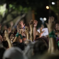 Rio de Janeiro (RJ) 13/06/2024 – Manifestação de protesto contra o PL 1904/24, que equipara aborto a homicídio, com pena de até 20 anos, reúne mulheres na Cinelândia. Foto: Fernando Frazão/Agência Brasil