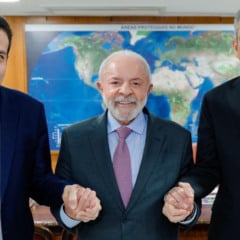 Brasília (DF), 20/10/2025 - O presidente Luiz Inácio Lula da Silva se reuniu com o deputado federal Guilherme Boulos  e o convidou para ocupar o cargo de ministro-chefe da Secretaria-Geral da Presidência da República. Boulos irá substituir o ministro Márcio Macêdo na função. Foto: Ricardo Stuckert/PR