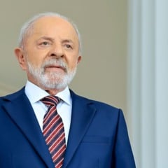 ‘Serei candidato à reeleição em 2026 e estou pronto para comandar o Brasil por mais 4 anos’, diz Lula