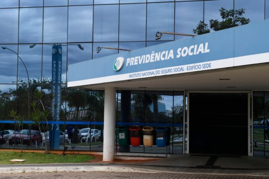 Fachada do Edifício Sede do Instituto Nacional do Seguro Social - Previdência Social. O Senado deve acompanhar a tramitação da proposta de reforma da Previdência junto à Câmara dos Deputados.

Proposta de reforma enviada pelo Executivo ao Congresso divide opiniões. Desafio dos deputados e senadores é aprovar um texto eficiente sem prejudicar os mais pobres.

Foto: Pedro França/Agência Senado