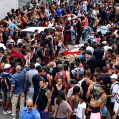 Rio de Janeiro (RJ), 28/10/2025 - Dezenas de corpos são trazidos por moradores para a Praça São Lucas, na Penha, zona norte do Rio de Janeiro. Operação Contensçao.
Foto: Tomaz Silva /Agência Brasil