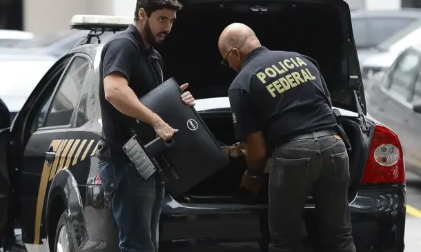 Polícia Federal identifica viagens de lobista e filho de Lula com mesmos códigos de reserva 