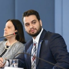 Ap&oacute;s fuga de ex-diretor da PRF, Moraes manda prender Filipe Martins