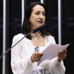 Rosangela Moro pede prisão preventiva de Lulinha e extradição da Espanha; 47 deputados assinam representação